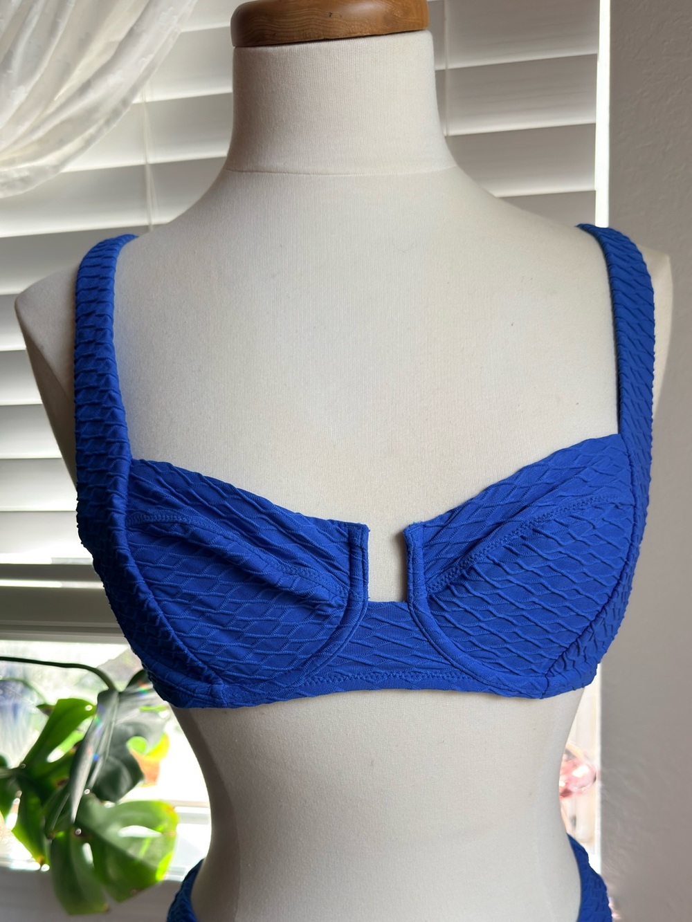 Victoria’s Sec Blue Textured Underwire Bikini Top ONLY